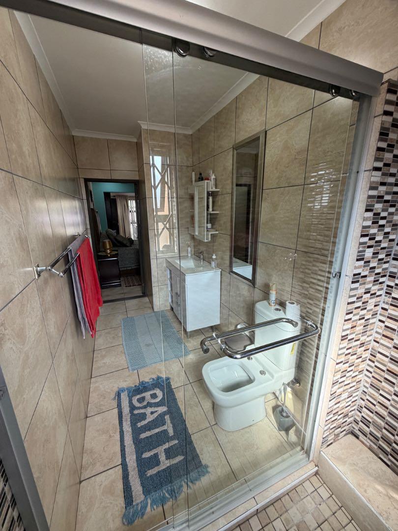 5 Bedroom Property for Sale in Elim Western Cape